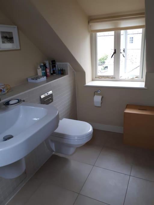 No. 27'S Self-Catering Flat For A Memorable Break. Lejlighed Bridport Eksteriør billede